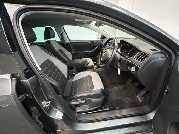 171 VOLKSWAGEN JETTA 2.0TDI HIGHLINE - LOW KMS - 373680085