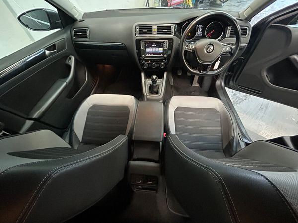 171 VOLKSWAGEN JETTA 2.0TDI HIGHLINE - LOW KMS - 373680082