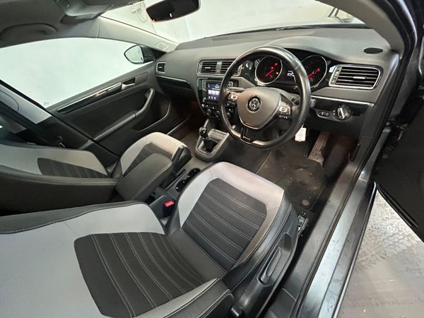 171 VOLKSWAGEN JETTA 2.0TDI HIGHLINE - LOW KMS - 373680083