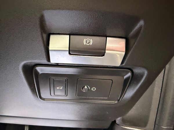 Land Rover Discovery Sport 7 Seater 373692865