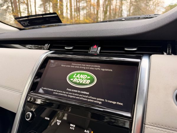 Land Rover Discovery Sport 7 Seater 373692866