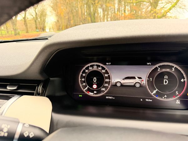 Land Rover Discovery Sport 7 Seater 373692871