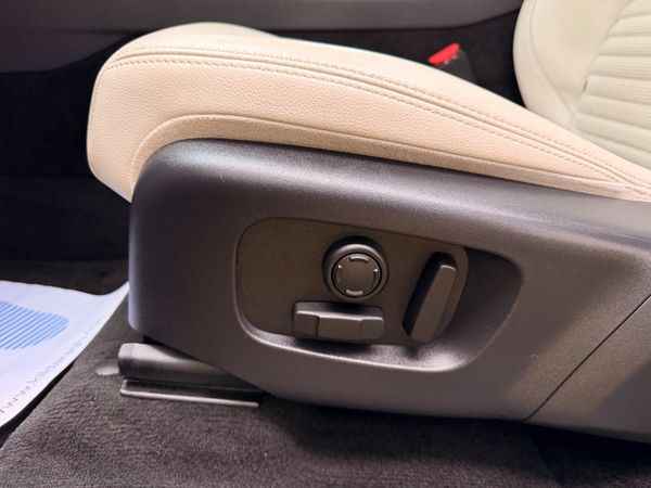 Land Rover Discovery Sport 7 Seater 373692885