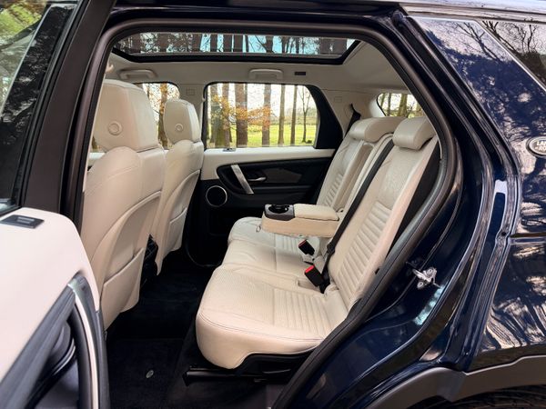 Land Rover Discovery Sport 7 Seater 373692891