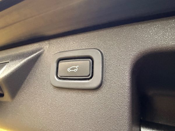 Land Rover Discovery Sport 7 Seater 373692941