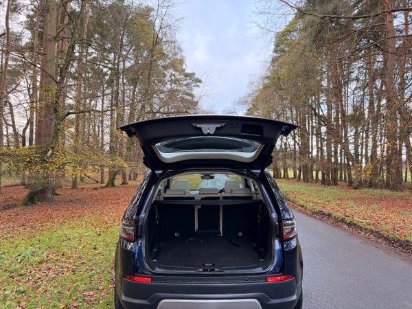 Land Rover Discovery Sport 7 Seater 373692943