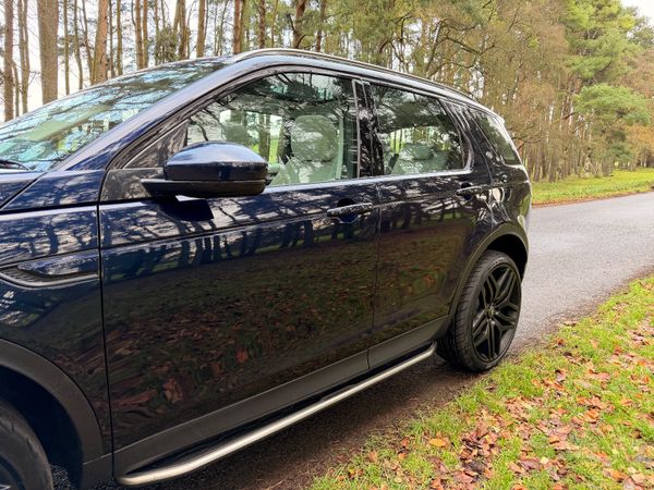 Land Rover Discovery Sport 7 Seater 373692952