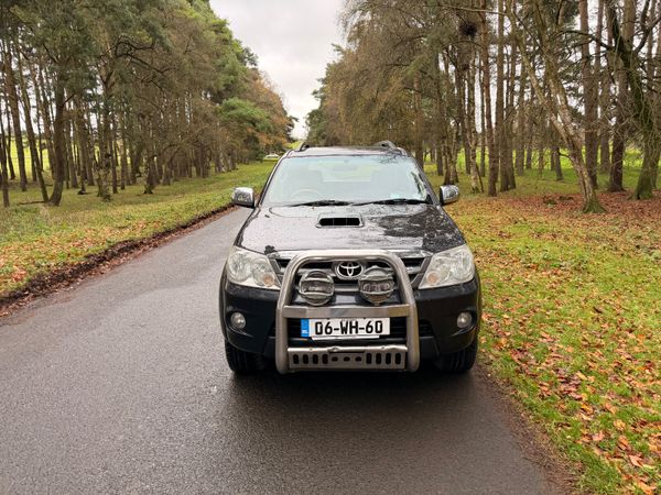 Toyota Fortuner 2006 3.0 D4D 373693135