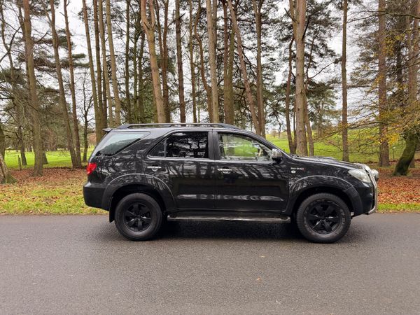 Toyota Fortuner 2006 3.0 D4D 373693137