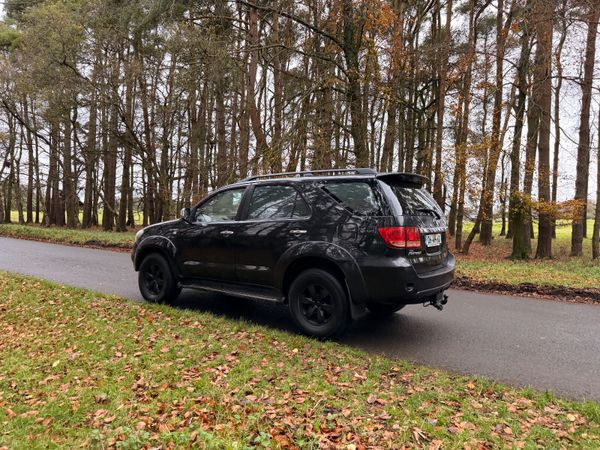 Toyota Fortuner 2006 3.0 D4D 373693132