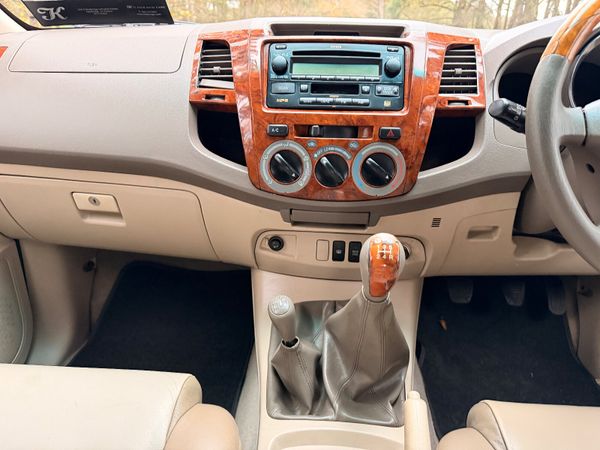 Toyota Fortuner 2006 3.0 D4D 373693146