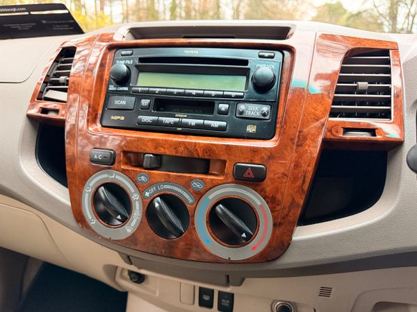 Toyota Fortuner 2006 3.0 D4D 373693149