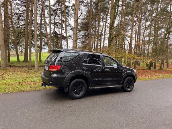 Toyota Fortuner 2006 3.0 D4D 373693141