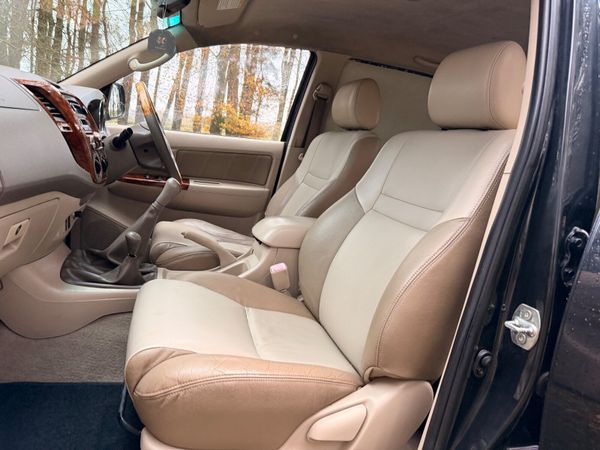 Toyota Fortuner 2006 3.0 D4D 373693156