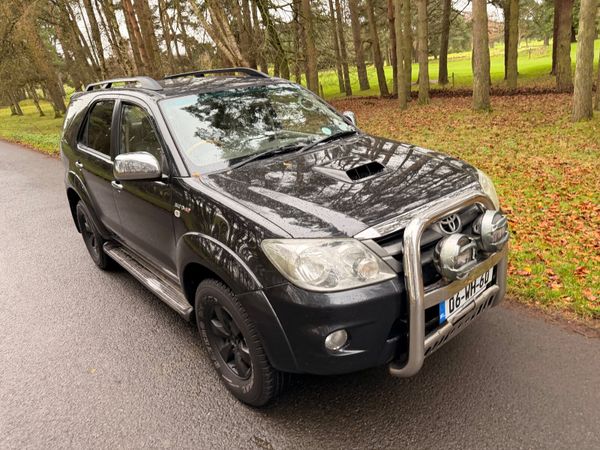 Toyota Fortuner 2006 3.0 D4D 373693159