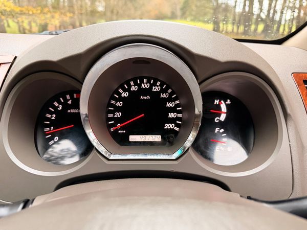 Toyota Fortuner 2006 3.0 D4D 373693151