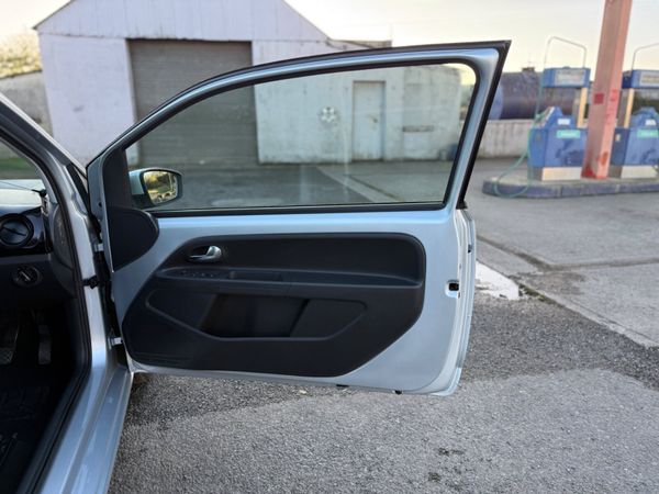 Volkswagen up! 2013 1.0L AUTOMATIC PETROL 373709245