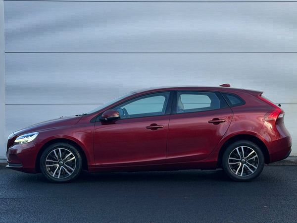 Volvo V40 Momentum Automatic (120bhp D2) 373702298