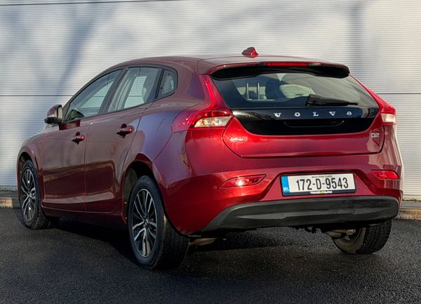 Volvo V40 Momentum Automatic (120bhp D2) 373702292