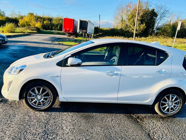 Toyota Aqua 2016. 1.5L PETROL AUTOMATIC 373710207