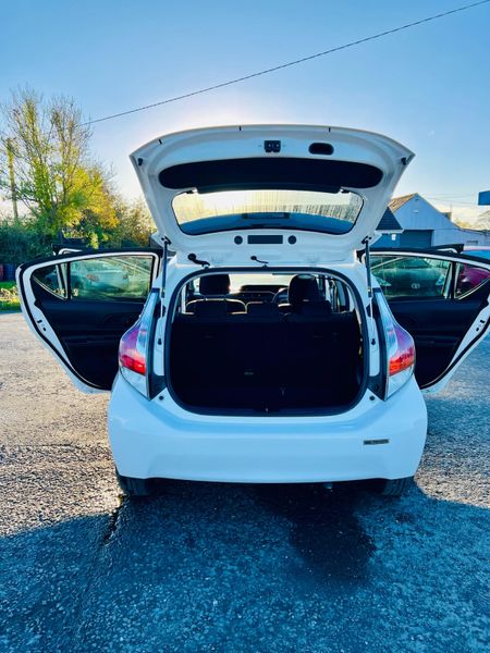 Toyota Aqua 2016. 1.5L PETROL AUTOMATIC 373710216