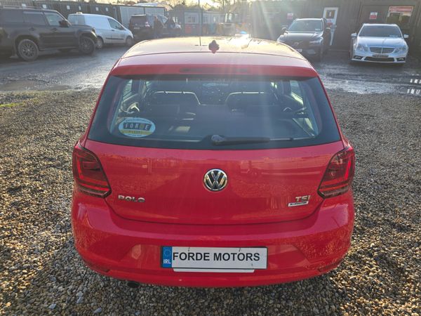 Black Friday Volkswagen Polo 2015 Automatic 373722469