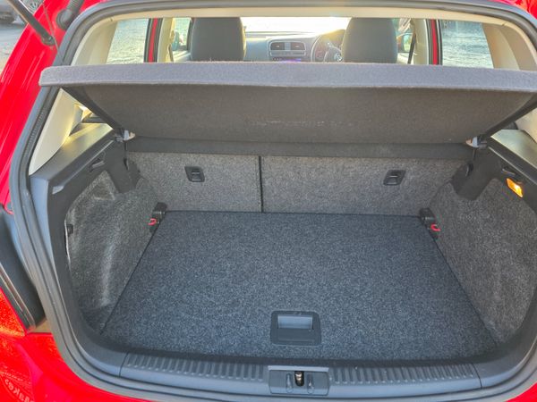 Black Friday Volkswagen Polo 2015 Automatic 373722529