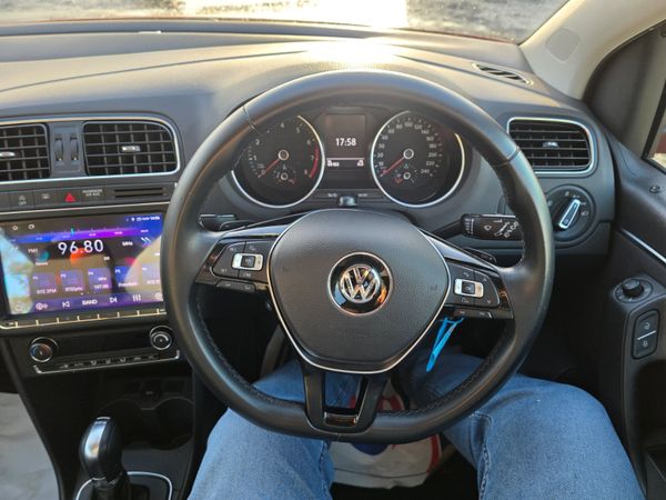Black Friday Volkswagen Polo 2015 Automatic 373722561