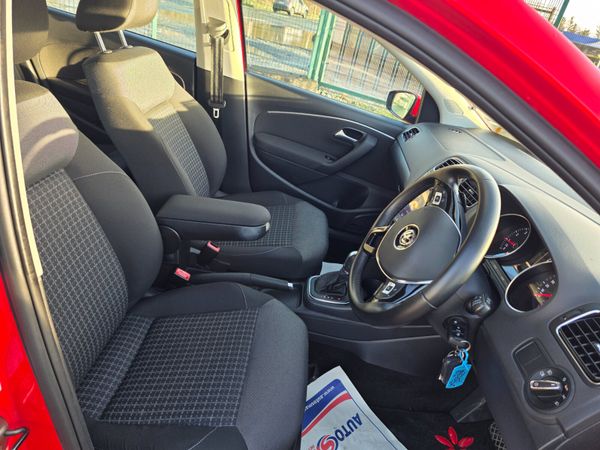 Black Friday Volkswagen Polo 2015 Automatic 373722563