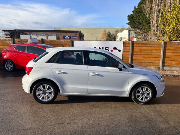 Audi A1 2015 auto ONLY 34,000km!! 373732776