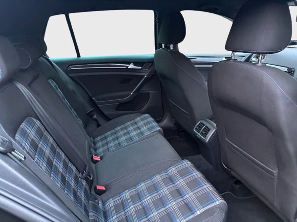 Volkswagen Golf GTE *NCT 11-26* 373752044