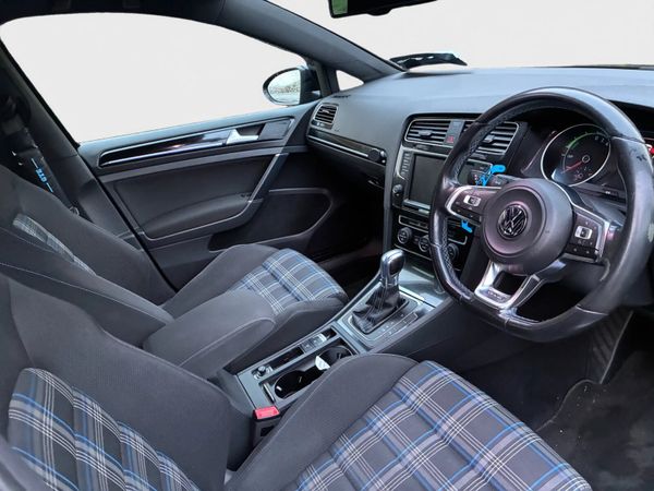 Volkswagen Golf GTE *NCT 11-26* 373752046