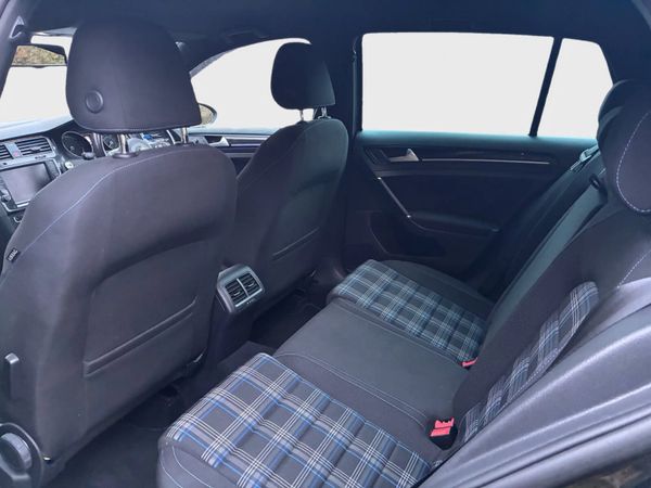 Volkswagen Golf GTE *NCT 11-26* 373752049