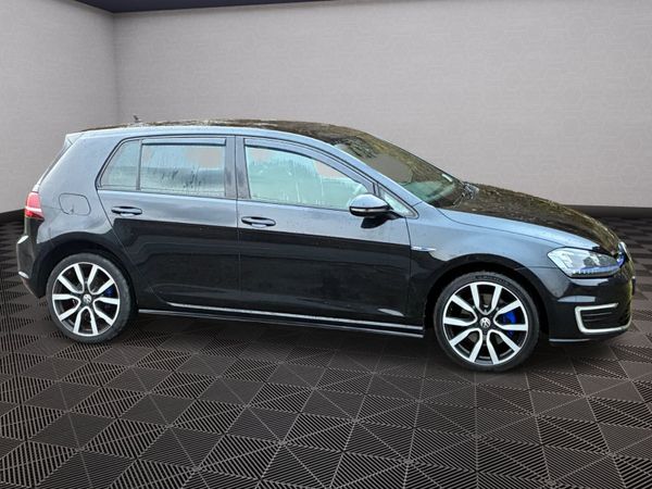 Volkswagen Golf GTE *NCT 11-26* 373752060