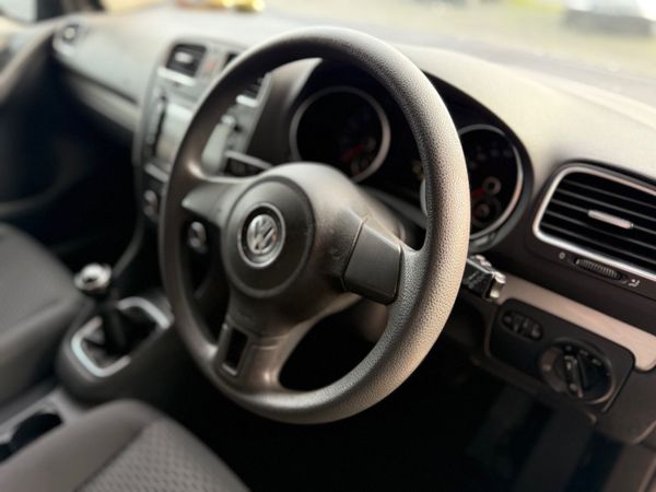 Volkswagen Golf 2012 373774916