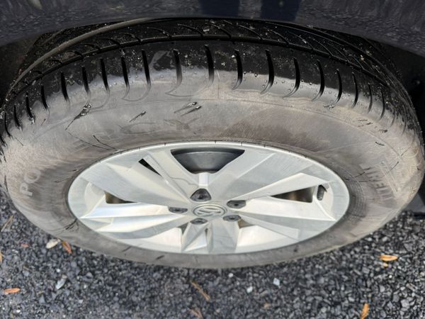 202 Volkswagen Polo 1.0 373783609