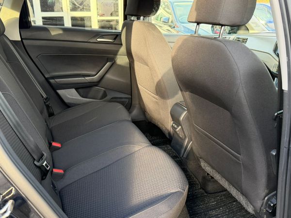 202 Volkswagen Polo 1.0 373783634