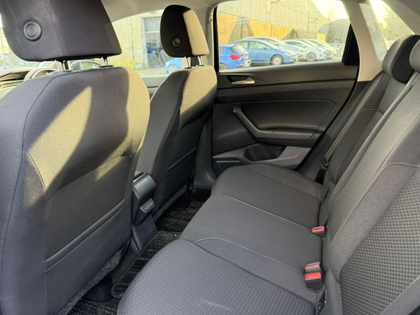 202 Volkswagen Polo 1.0 373783632