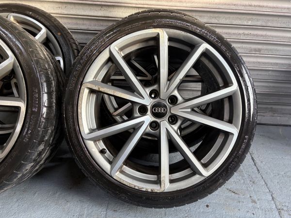 Audi RS4 Alloys 19” 373808129