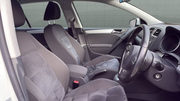 VOLKSWAGEN GOLF HIGHLINE AUTOMATIC 1.4 LOW MILES 373842739