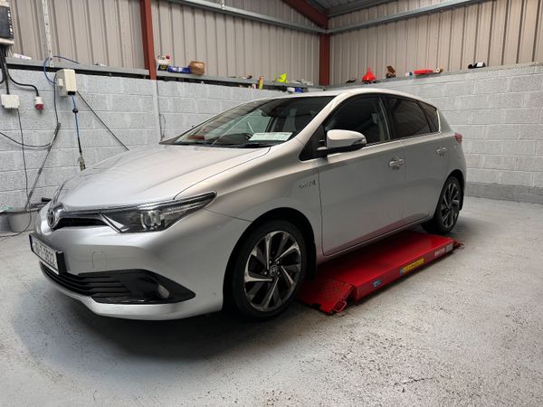 Toyota Auris 2016   Hybrid ! 373889998