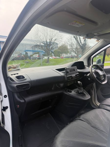 Peugeot Partner 202 3 Seats INCLUDES VAT 373899680