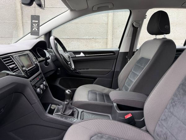 Volkswagen Golf 1.6 TDI 110 bhp Highline 05/26 373893078