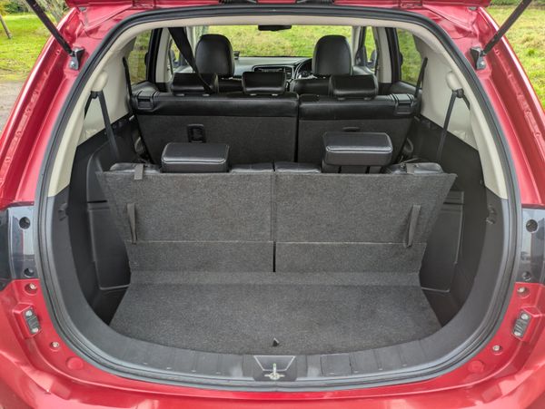 Mitsubishi Outlander AUTO/4X4 /7 SEATER /TOP SPEC 373926066