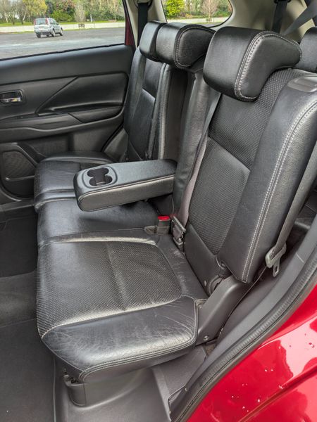 Mitsubishi Outlander AUTO/4X4 /7 SEATER /TOP SPEC 373926088