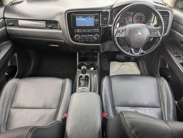 Mitsubishi Outlander AUTO/4X4 /7 SEATER /TOP SPEC 373926089