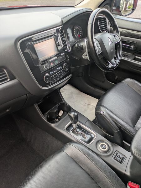 Mitsubishi Outlander AUTO/4X4 /7 SEATER /TOP SPEC 373926096