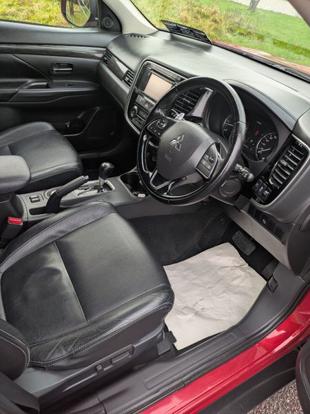 Mitsubishi Outlander AUTO/4X4 /7 SEATER /TOP SPEC 373926115