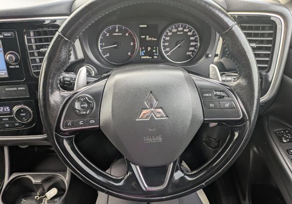 Mitsubishi Outlander AUTO/4X4 /7 SEATER /TOP SPEC 373926116