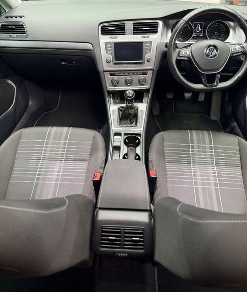 Volkswagen Golf 2016 (162) Lounge spec + Panoroof! 373921904